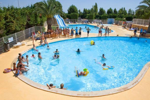 Mobilhome Au Camping Les Salins De La Gardiole Ex Camping Europe Vic-la-Gardiole Exteriör bild