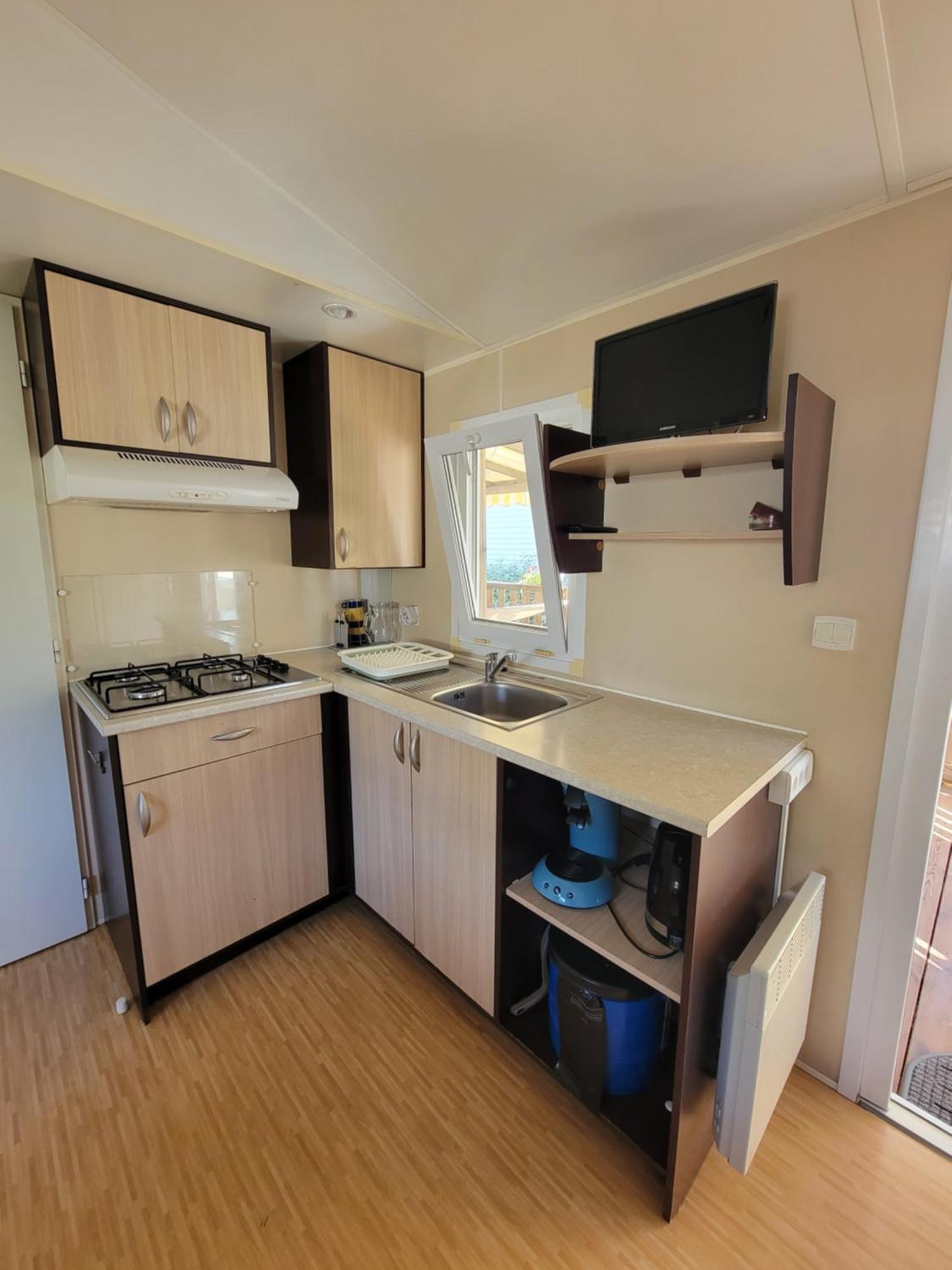 Mobilhome Au Camping Les Salins De La Gardiole Ex Camping Europe Vic-la-Gardiole Exteriör bild