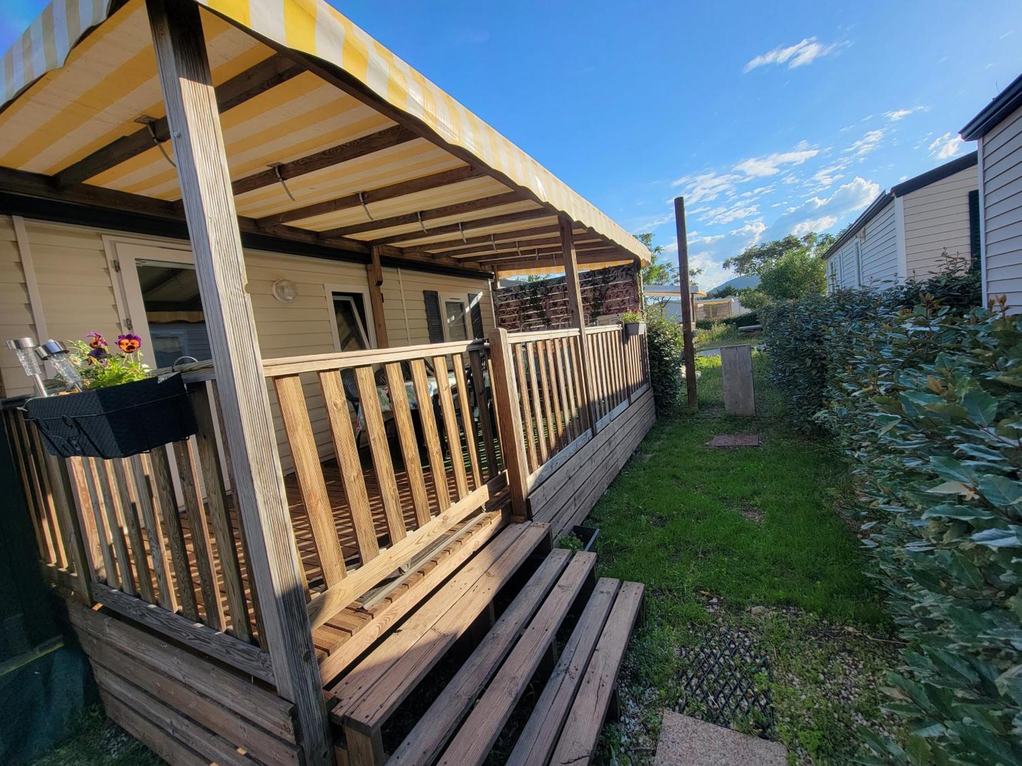 Mobilhome Au Camping Les Salins De La Gardiole Ex Camping Europe Vic-la-Gardiole Exteriör bild