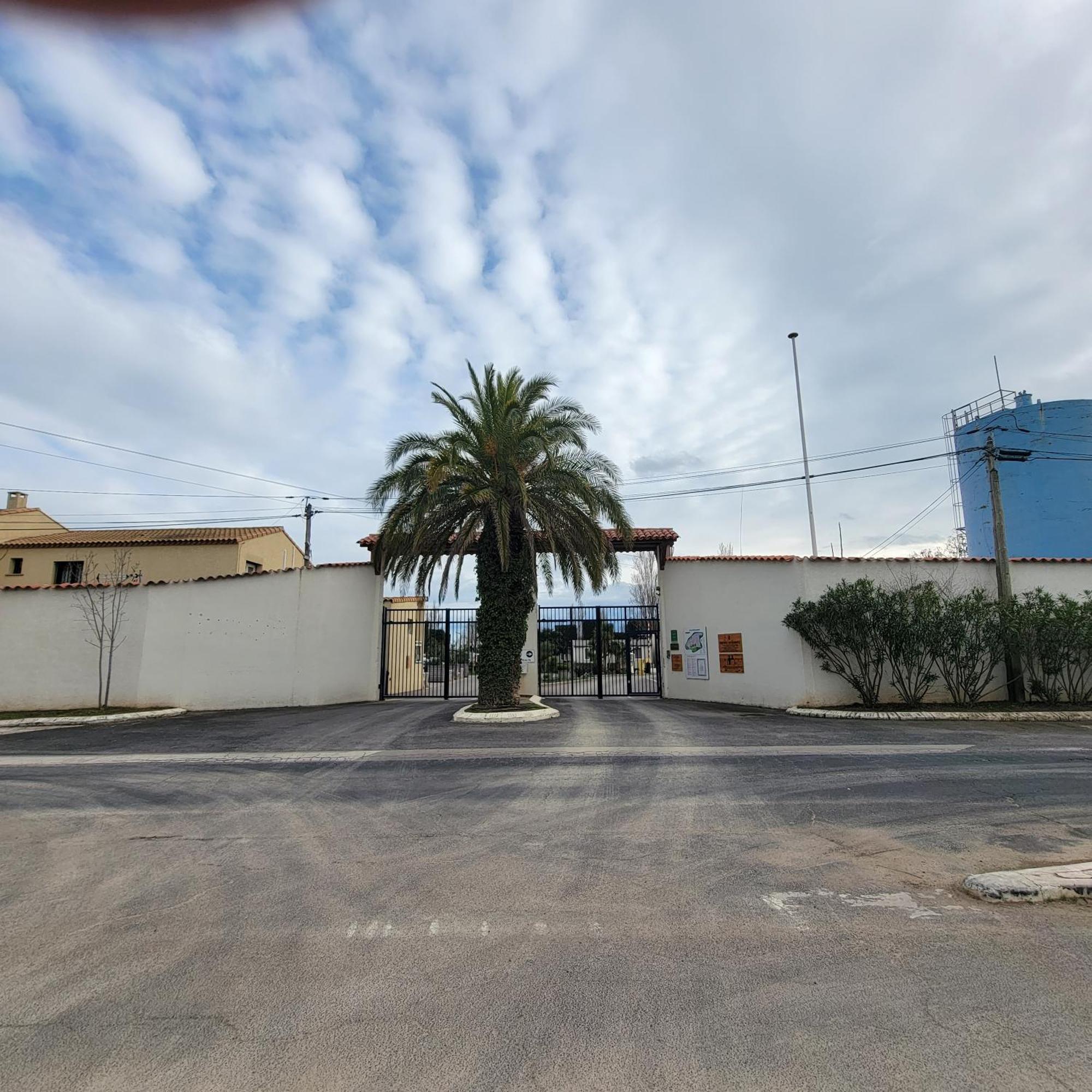 Mobilhome Au Camping Les Salins De La Gardiole Ex Camping Europe Vic-la-Gardiole Exteriör bild
